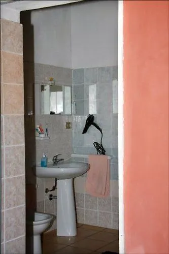 Sassi Ac Oda ve Kahvaltı İskenderiye